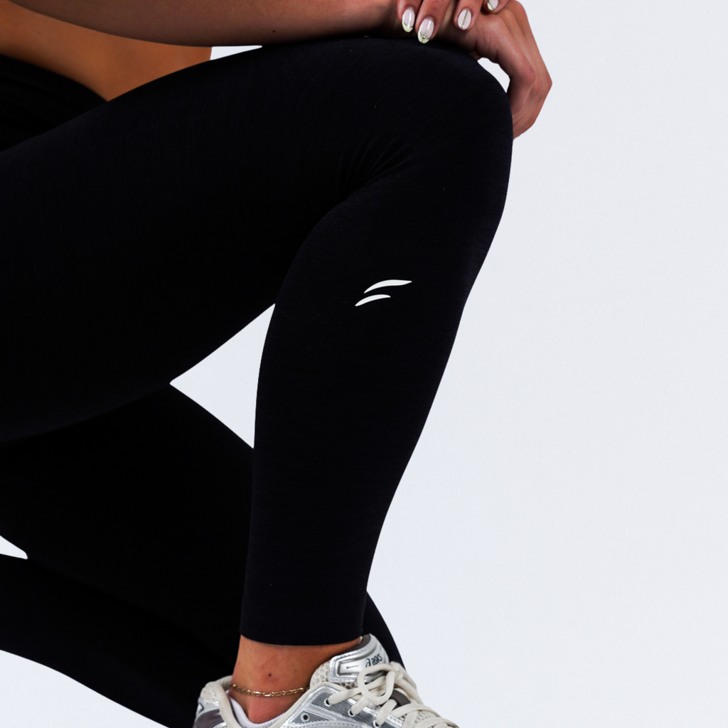 SKNCORE™ Leggings with White Logo