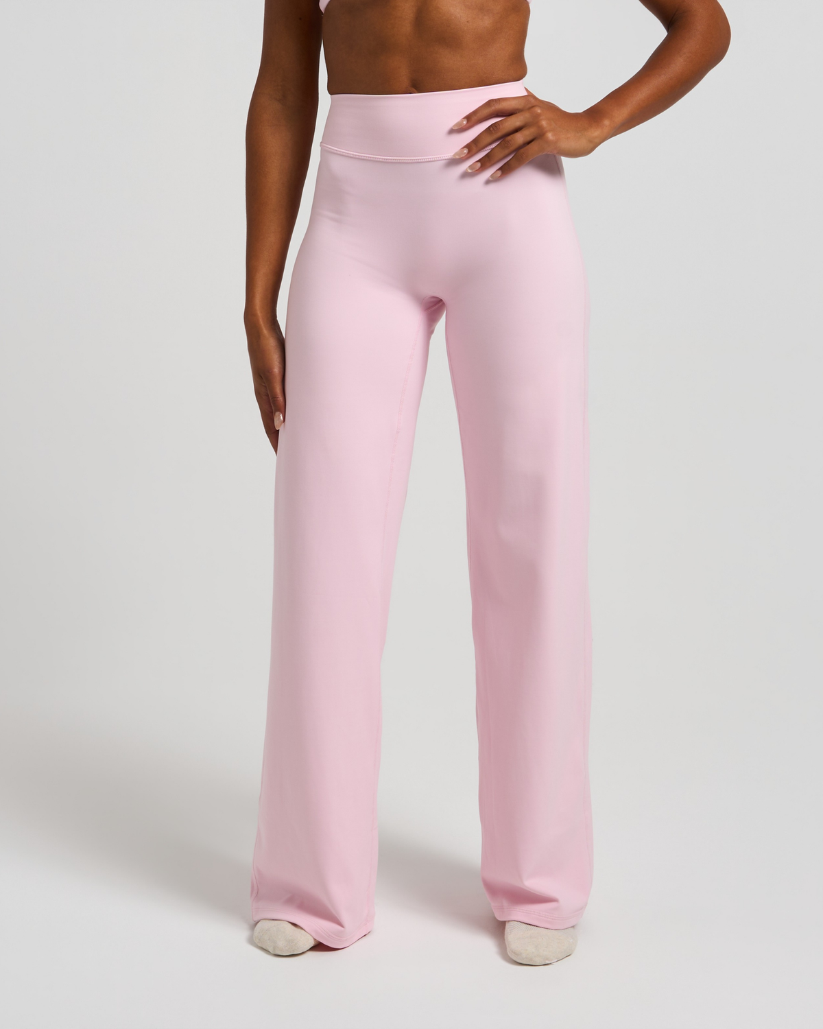 SKNCLOUD™ Straight Leg Leggings with White Logo