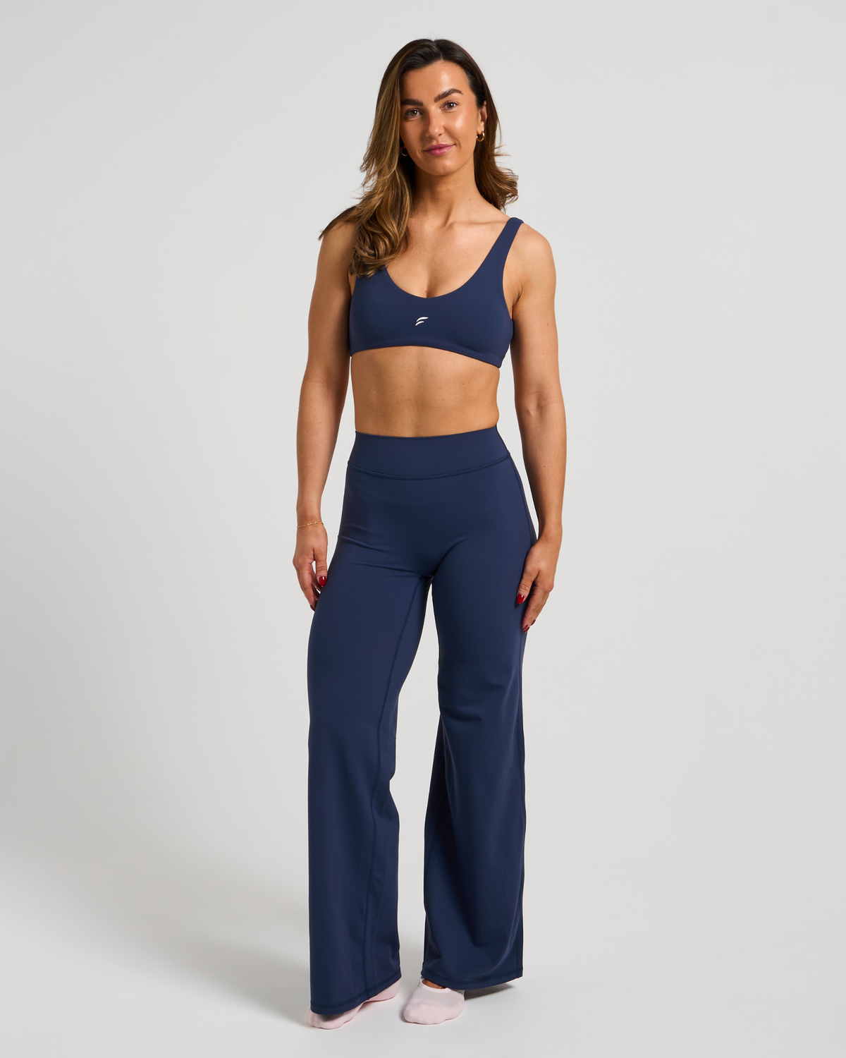 SKNCLOUD™ Straight Leg Leggings with White Logo